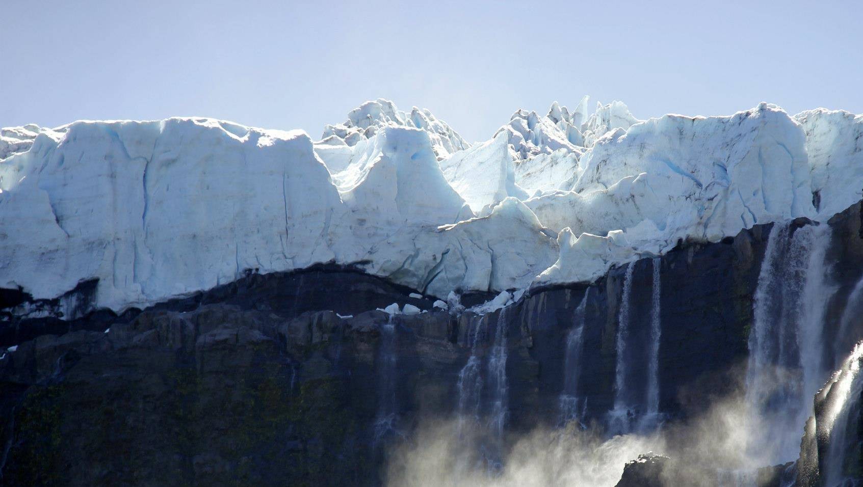 CERRO TRONADOR Y VENTISQUERO NEGRO